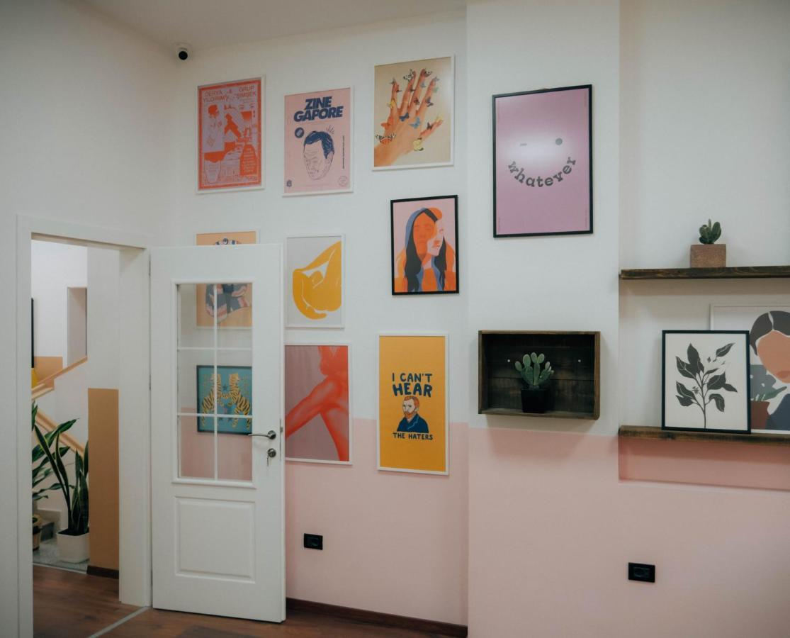 The Maze Hostel Tirana Exterior foto